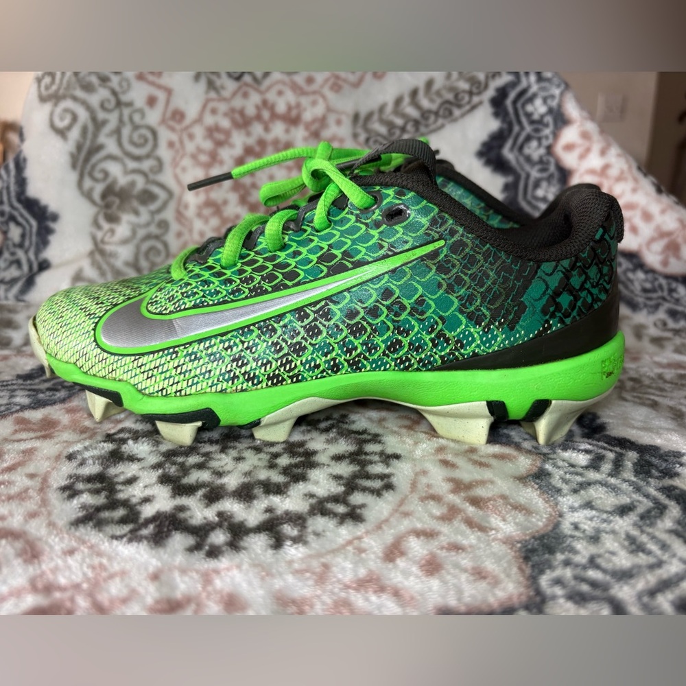 NIKE
Nike Kids' Vapor Shark 3 CD Football Cleats size 4.5